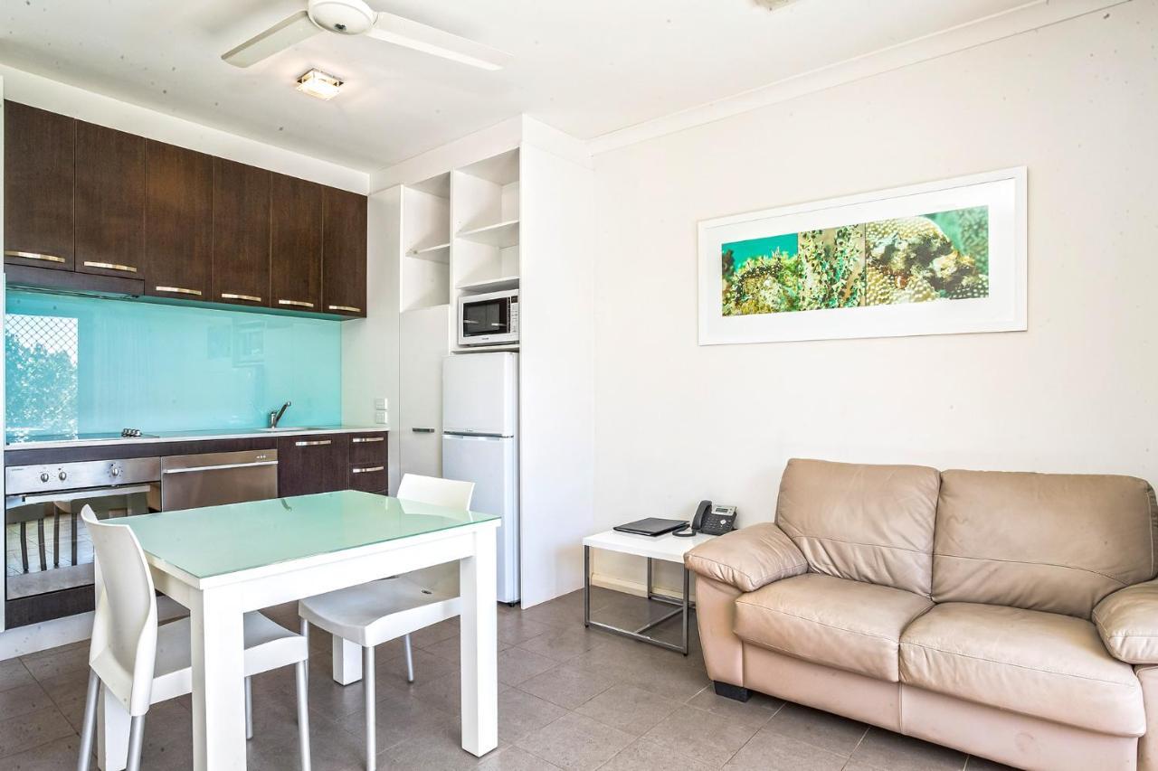 Onslow Beach Resort Kültér fotó