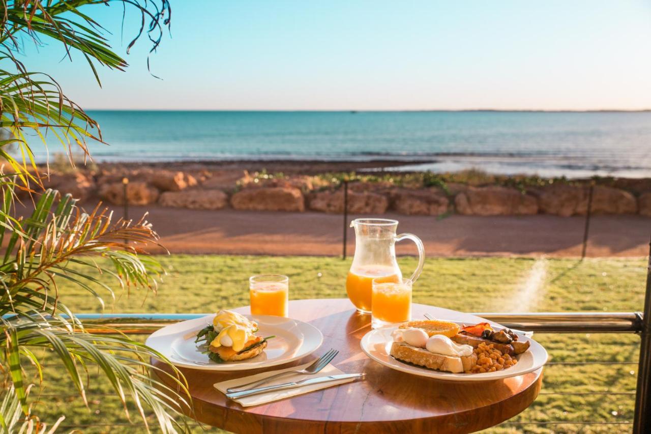 Onslow Beach Resort Kültér fotó