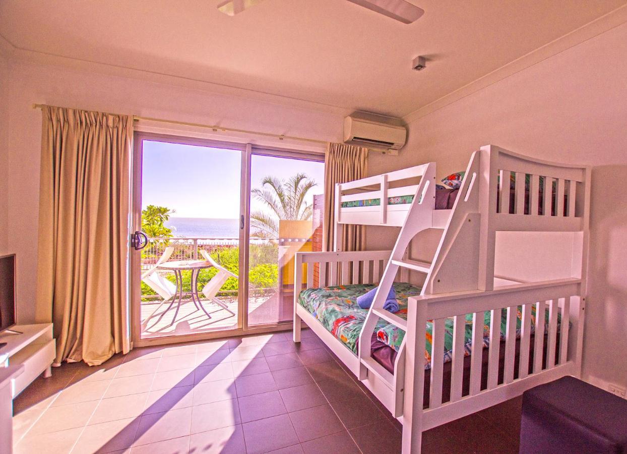 Onslow Beach Resort Kültér fotó