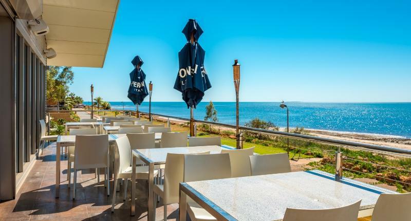 Onslow Beach Resort Kültér fotó